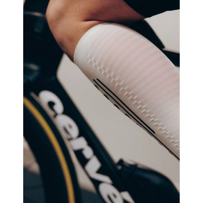 Kompressioonpõlvikud Compressport Full Socks Aero 2.0 valge/must