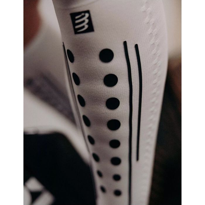 Kompressioonpõlvikud Compressport Full Socks Aero 2.0 valge/must