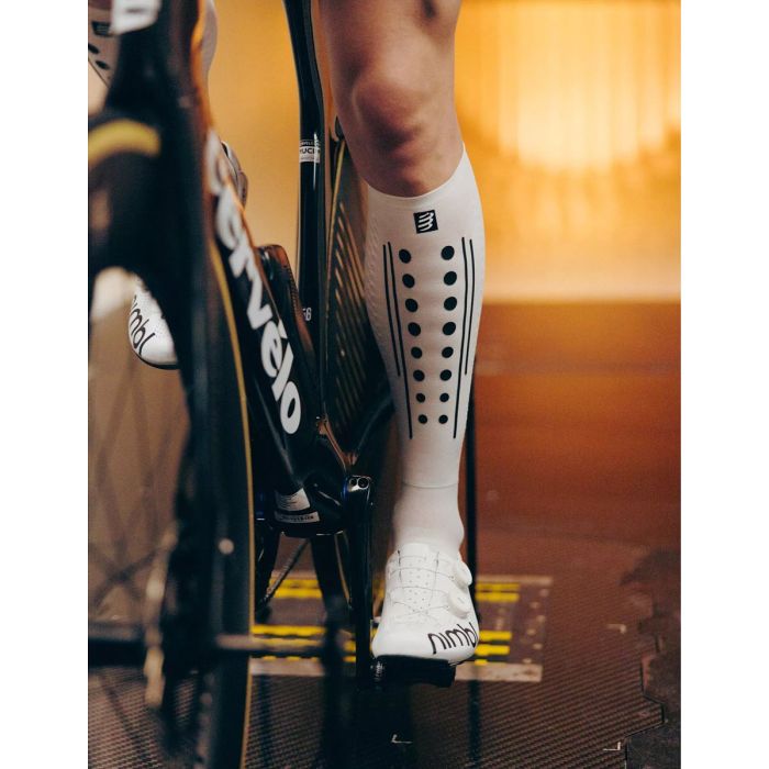 Kompressioonpõlvikud Compressport Full Socks Aero 2.0 valge/must