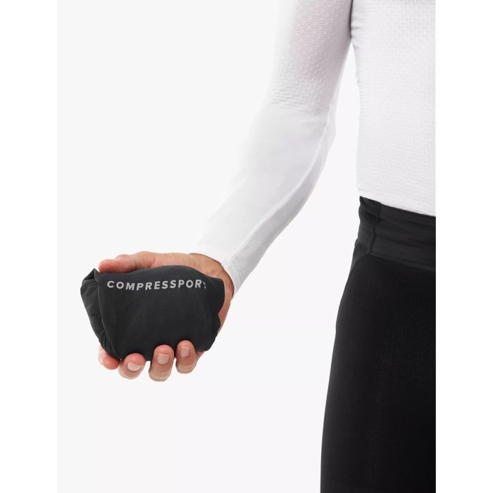 Meeste jooksujakk Compressport Hurricane Waterproof must