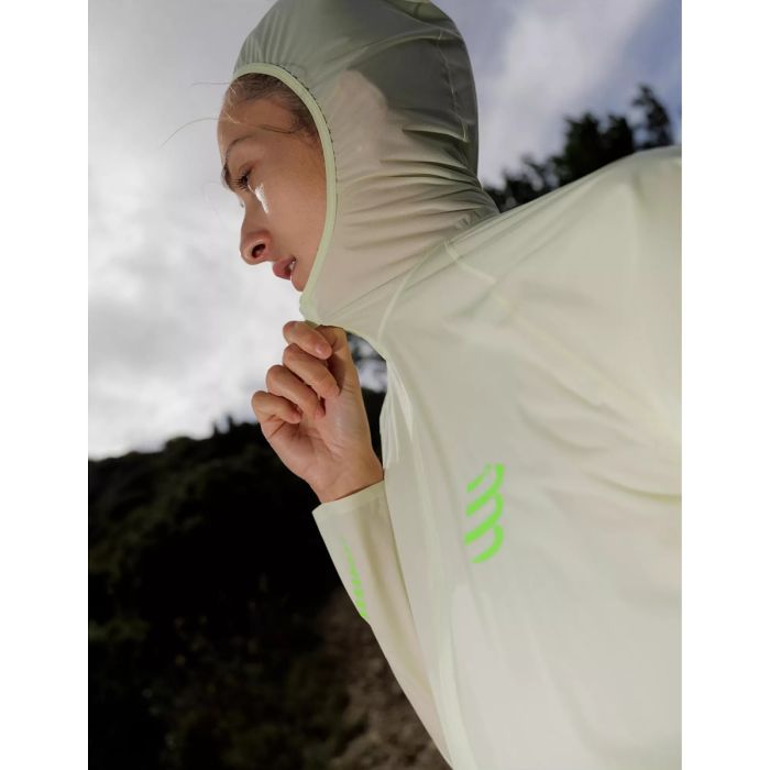 Naiste jooksujakk Compressport Hurricane Waterproof – Lime