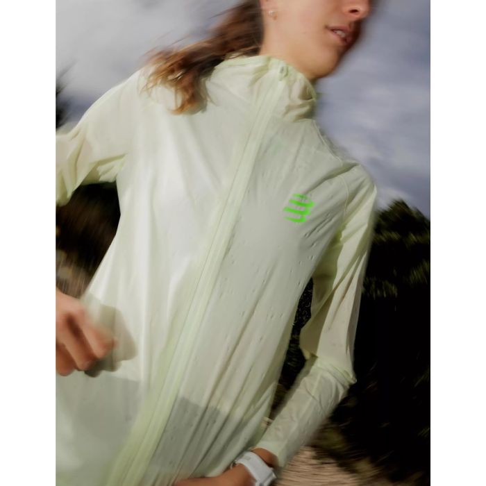 Naiste jooksujakk Compressport Hurricane Waterproof – Lime