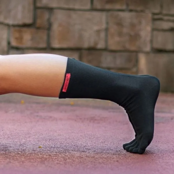 Injinji SPORT Keskmise paksusega kõrged varvassokid coolmax mustad